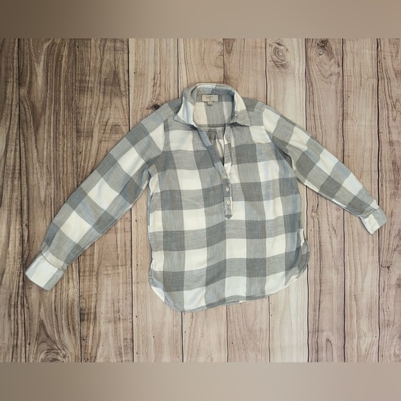 LOFT women Gray and White Plaid long sleeve Shirt/size XXSP - Picture 2 of 10